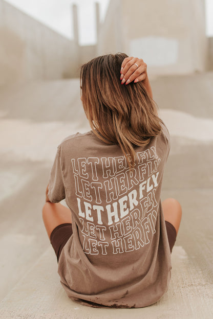 THE LET HER FLY TEE IN ESPRESSO BY PINK DESERT
