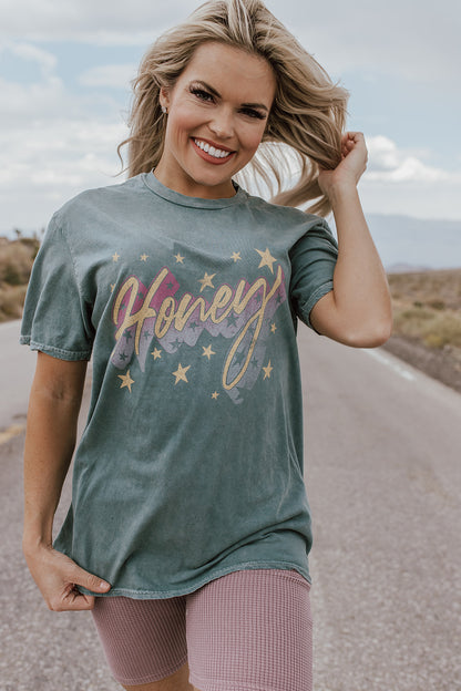 THE HONEY GRAPHIC TEE IN FADED TEAL
