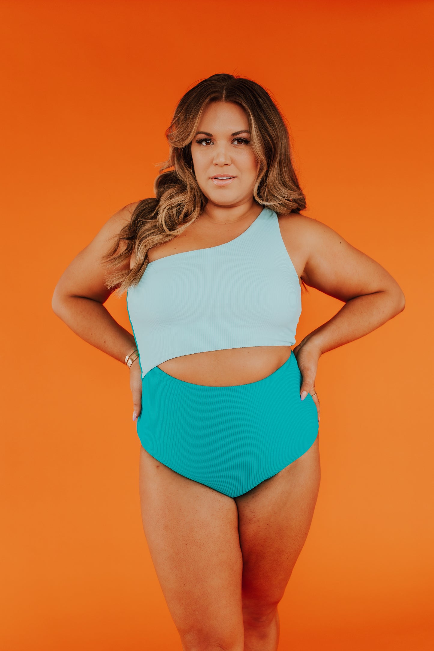 CANCUN CUT OUT IN JADE COLOR BLOCK BY PINK DESERT