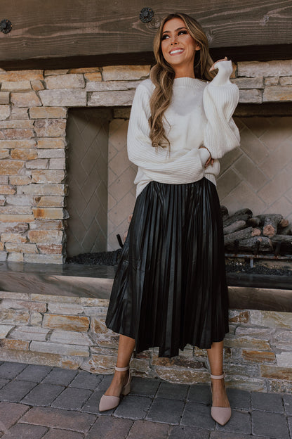 THE TAKE THE LEAD FAUX LEATHER SKIRT
